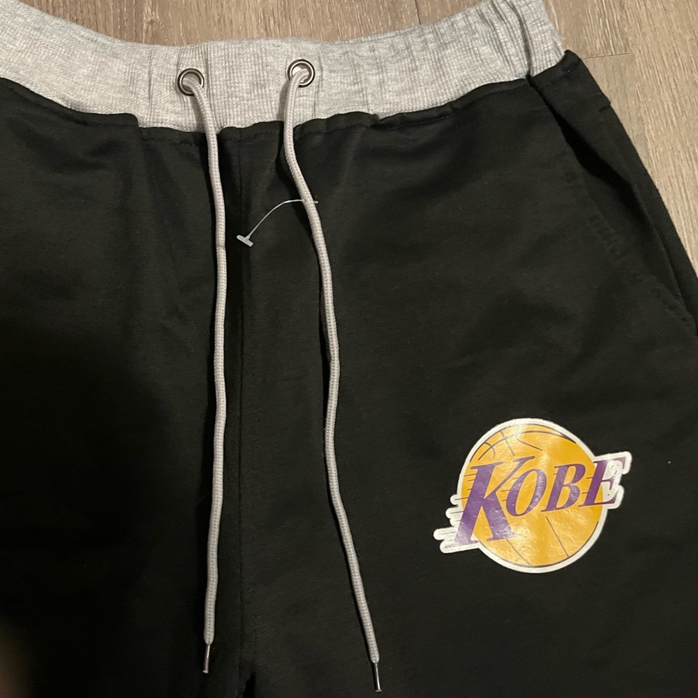 Kobe Kids Black Jogger shorts Lakers Kobe size 14-16 large boys NWOT